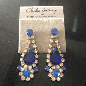 Sapphire blue rhinestone pierced earrings